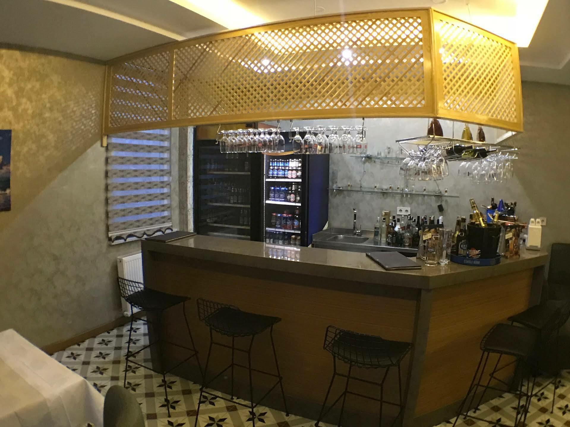 Garden Zara Hotel Restaurant Cafe Экстерьер фото