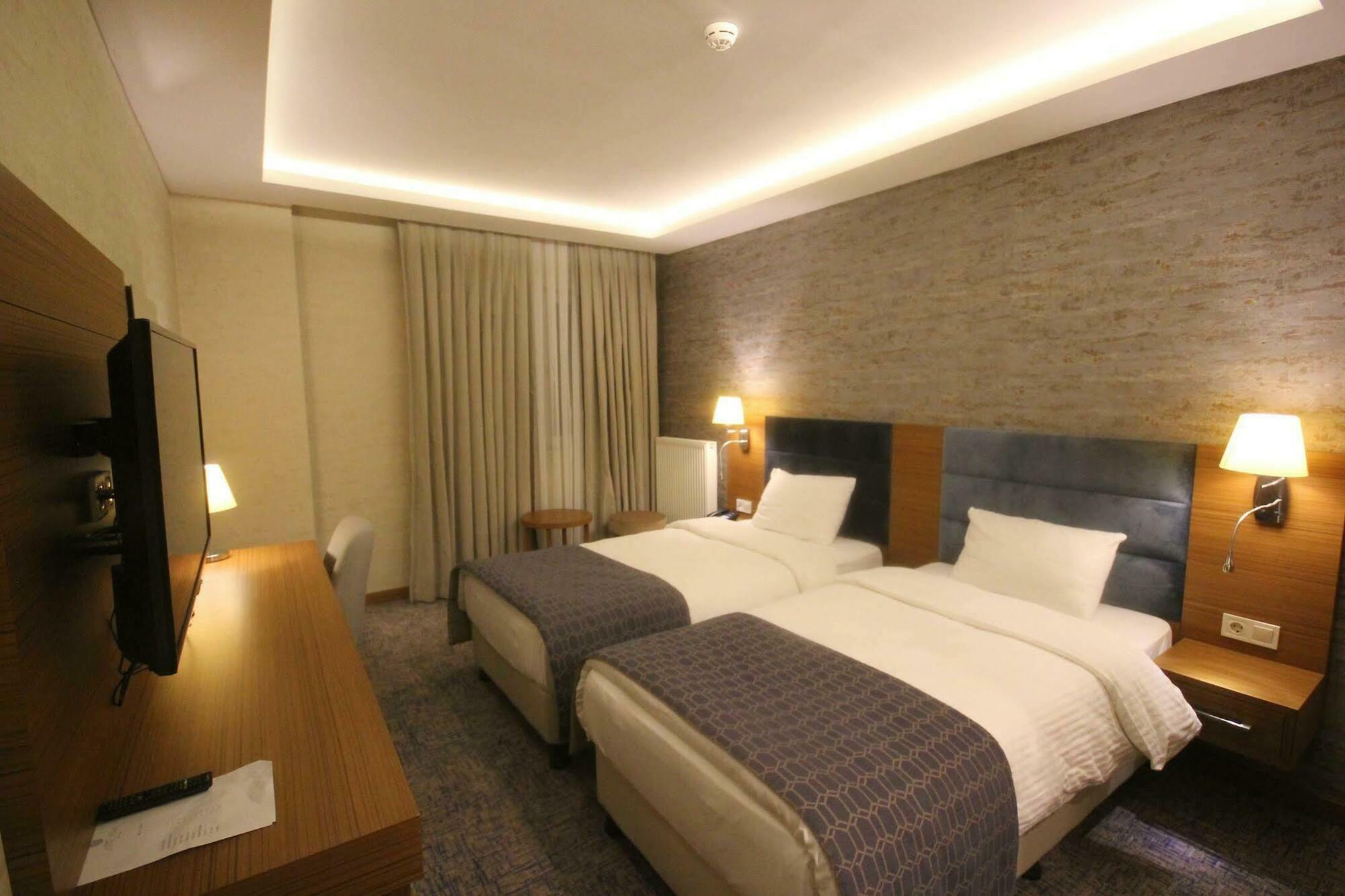 Garden Zara Hotel Restaurant Cafe Экстерьер фото